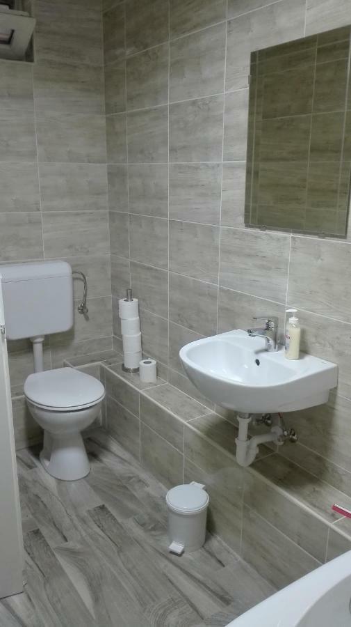 Baross Apartman Kaposvár Εξωτερικό φωτογραφία